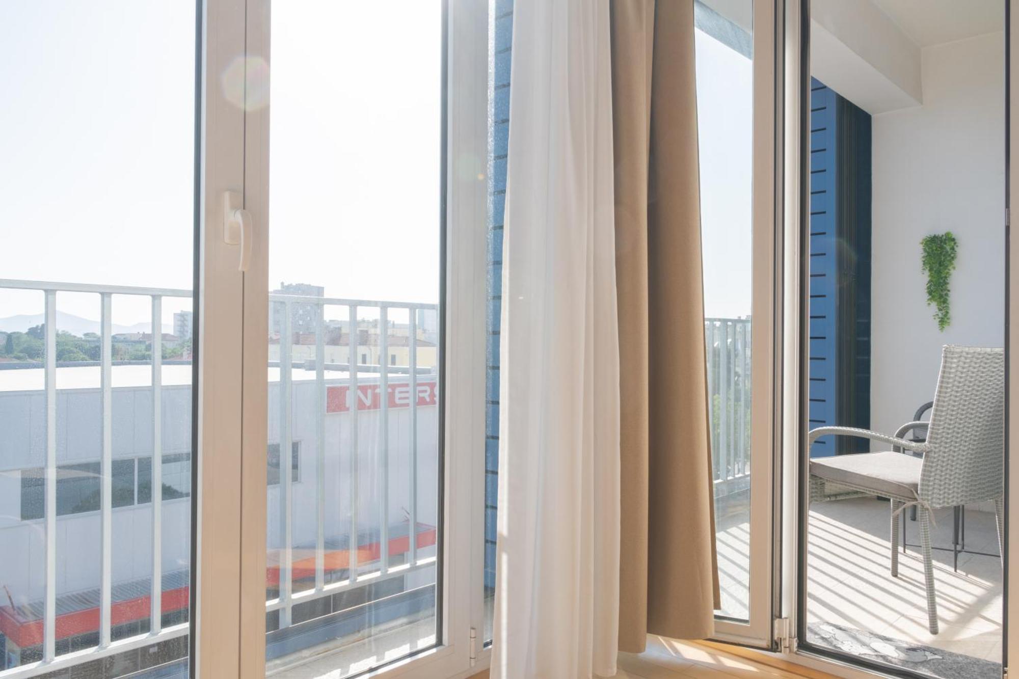 Central Bus Station Premium Apartment Zadar Bagian luar foto